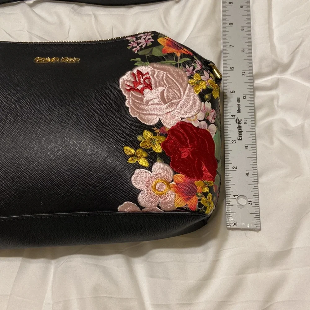 Calvin Klein Black embroidered flowered red pink green cross body, shoulder nice - Picture 8 of 12